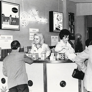 Fotografia dei primi anni '60 del '900 scattata in occasione della partecipazione a una fiera.