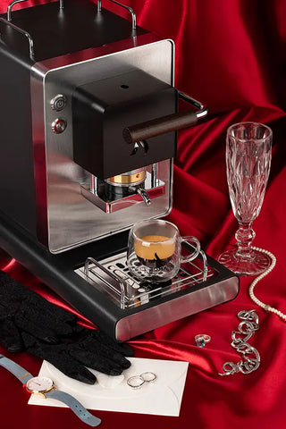macchina a cialde caffè ESE Aroma Iconica - variante Anita - colori nero e acciaio