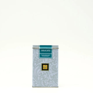 Delicato | Caffè Macinato in elegante confezione, sapori ricchi e senza tempo per un'esperienza di caffè unica.