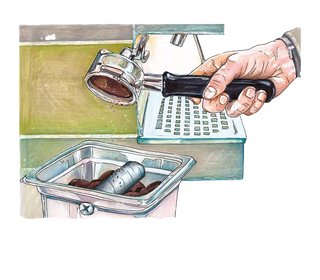 Disegno che mostra l'atto di svuotare il portafiltro espresso dal caffè esausto, mediante battitura.