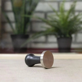 Filicori Zecchini | Tamper Pro, accessorio elegante in legno e acciaio per gli amanti del caffè espresso.