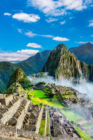 Vista del sito archeologico dell'antica città Incas di Machu Picchu.